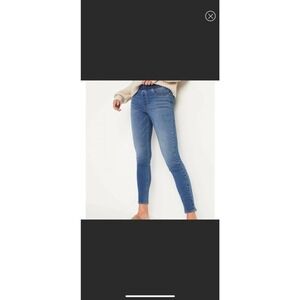 Old Navy rockstar jeggings  size 6